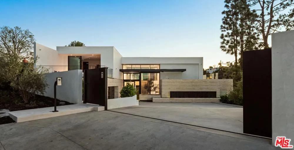 1035 Stradella Road Los Angeles, CA 90077
