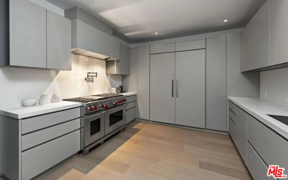 1035 Stradella Road Los Angeles, CA 90077