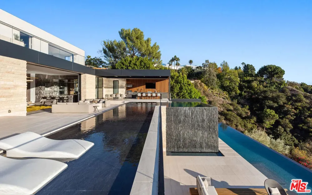 1035 Stradella Road Los Angeles, CA 90077
