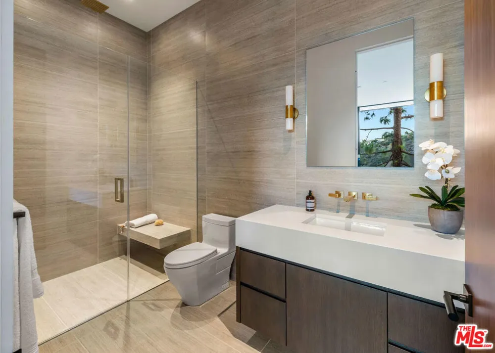 1035 Stradella Road Los Angeles, CA 90077