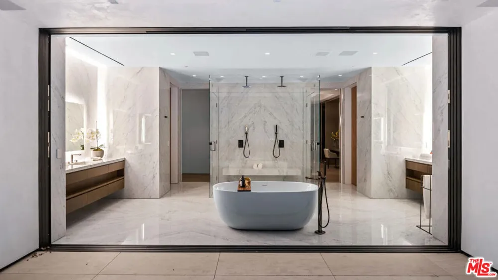 1035 Stradella Road Los Angeles, CA 90077