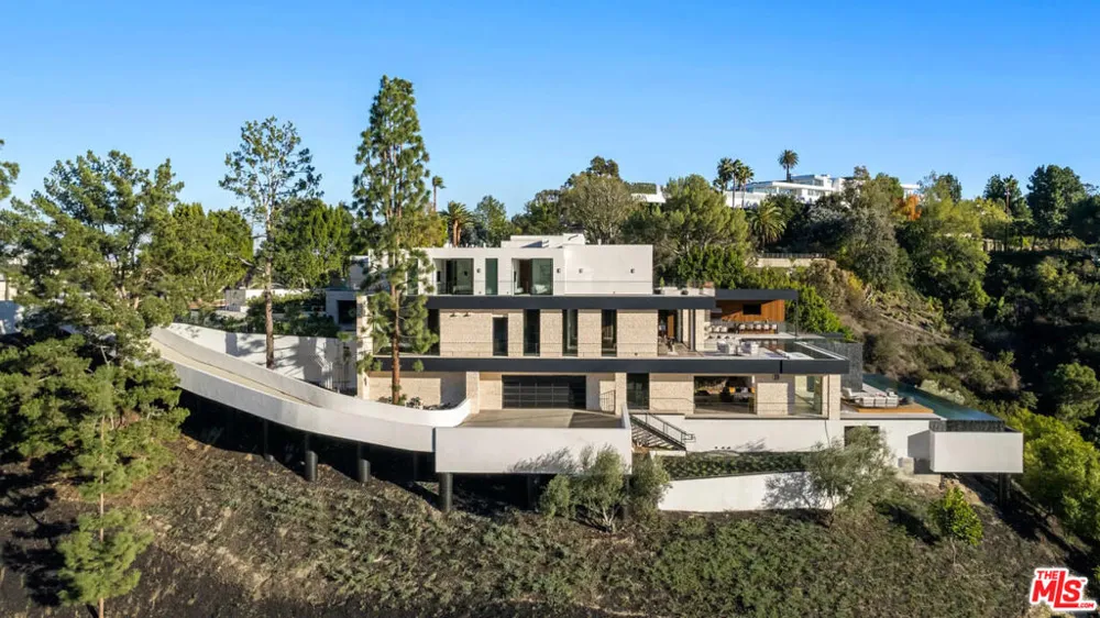1035 Stradella Road Los Angeles, CA 90077