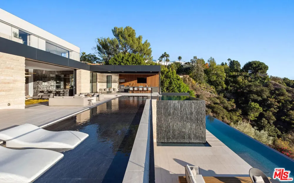 1035 Stradella Road Los Angeles, CA 90077