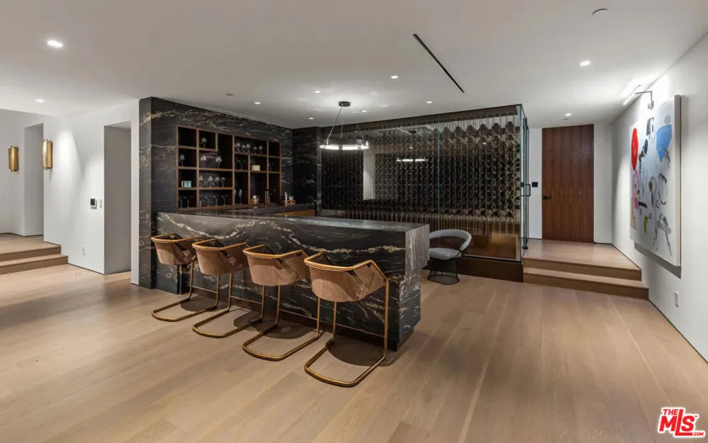 1035 Stradella Road Los Angeles, CA 90077