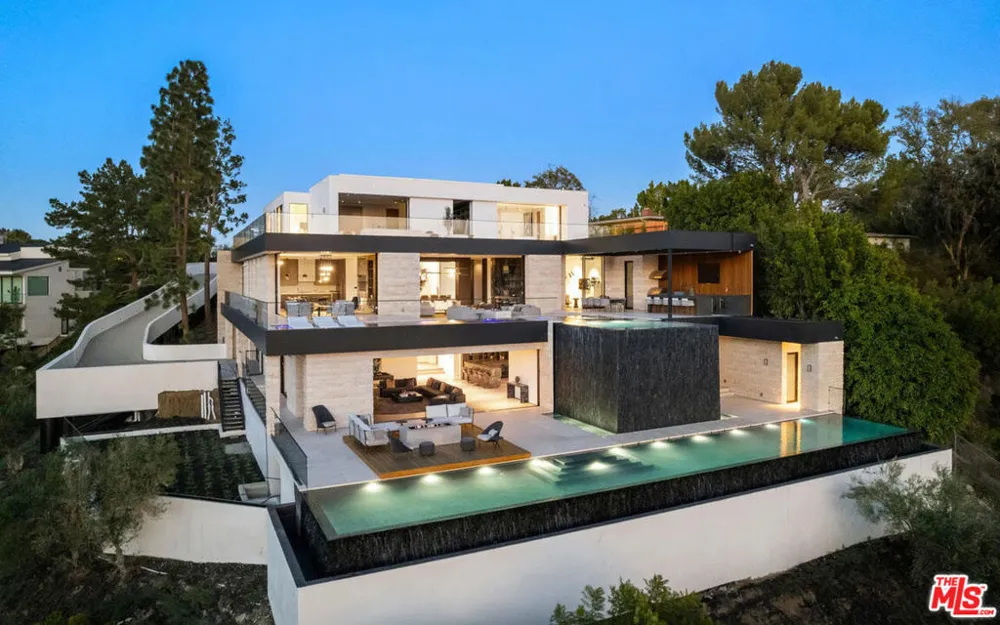 1035 Stradella Road Los Angeles, CA 90077