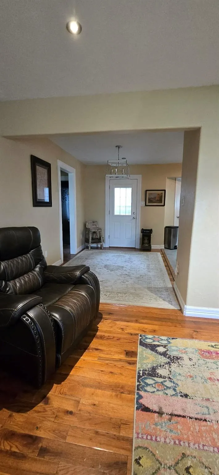 1206 Nelson Street Yoakum, TX 77995
