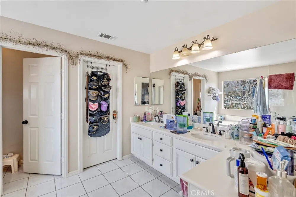 3016 Shane Dr. Colton, CA 92324