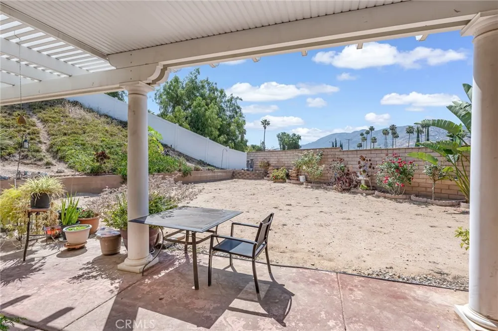 3016 Shane Dr. Colton, CA 92324