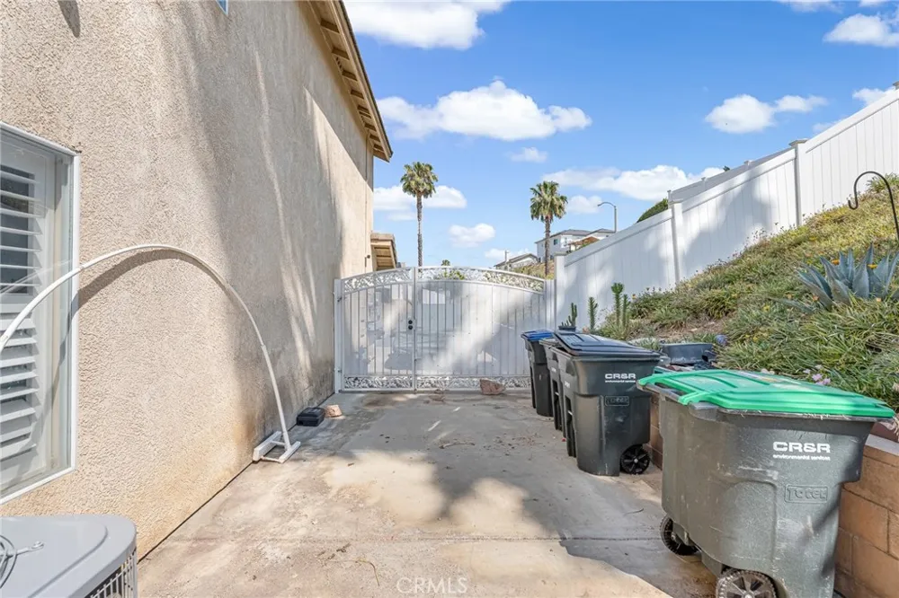 3016 Shane Dr. Colton, CA 92324