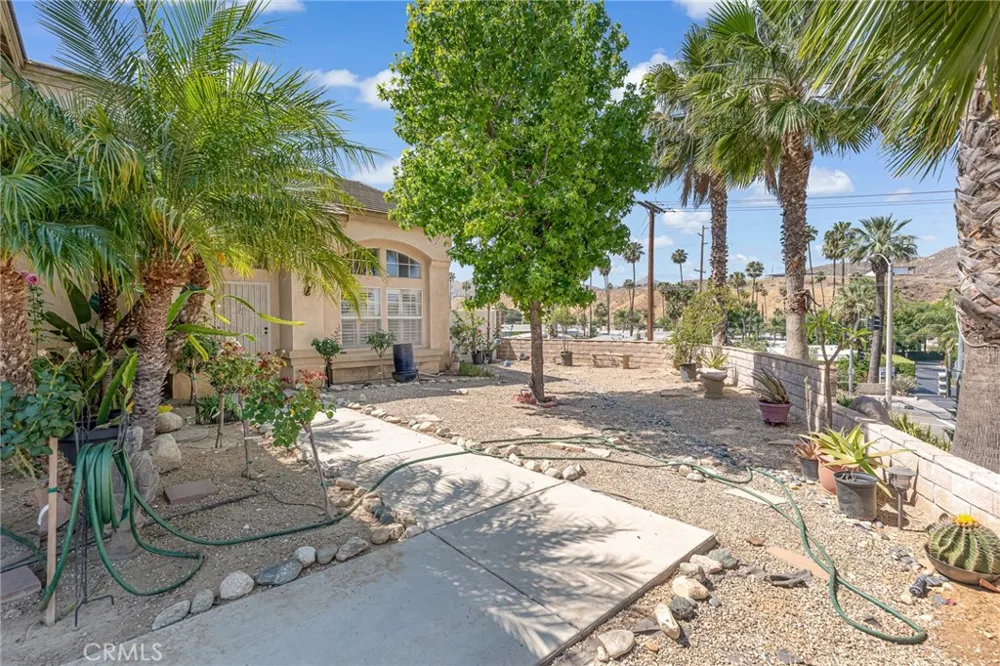 3016 Shane Dr. Colton, CA 92324
