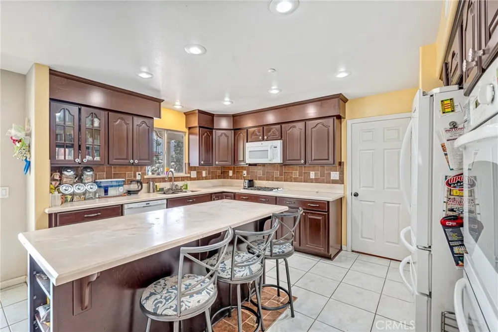 3016 Shane Dr. Colton, CA 92324