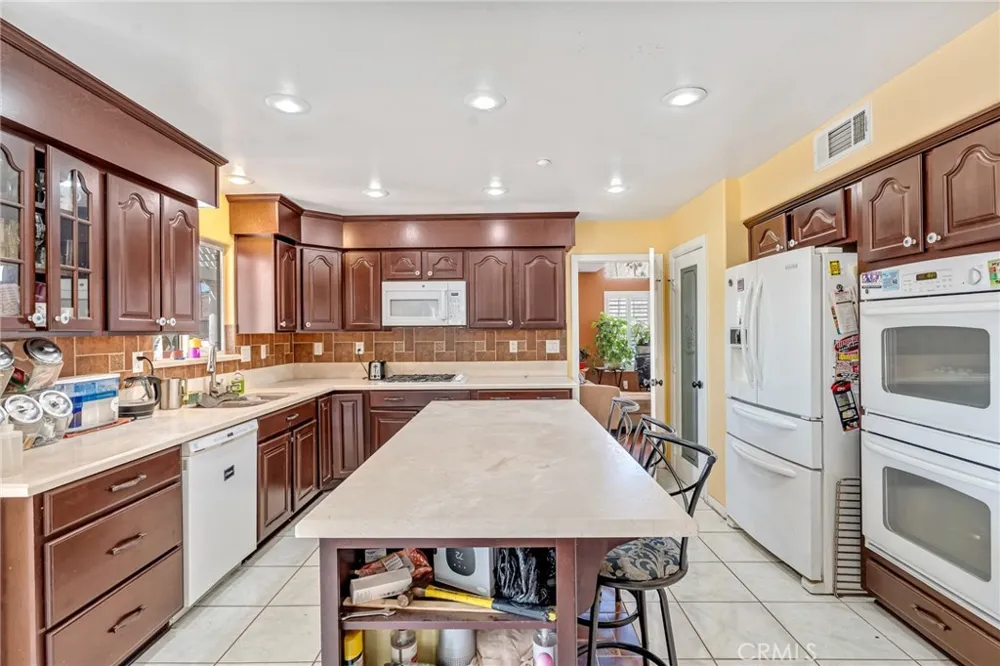3016 Shane Dr. Colton, CA 92324