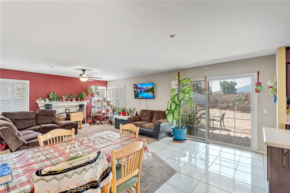 3016 Shane Dr. Colton, CA 92324