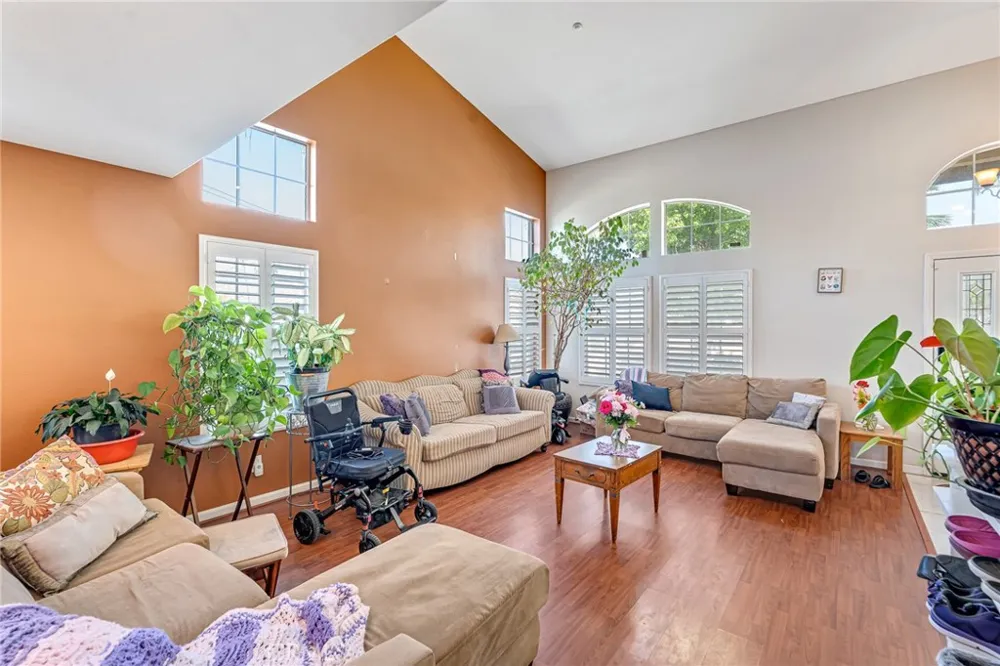 3016 Shane Dr. Colton, CA 92324