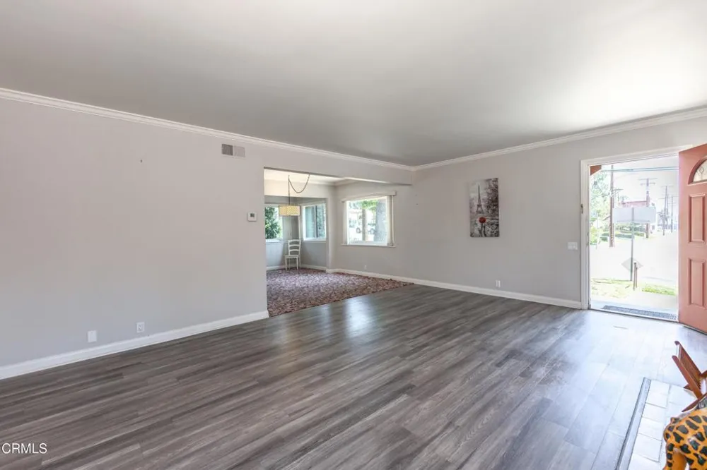 2391 El Molino Avenue Altadena, CA 91001
