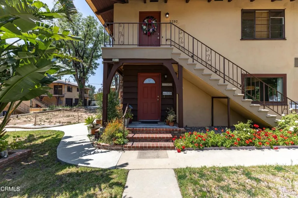 2391 El Molino Avenue Altadena, CA 91001