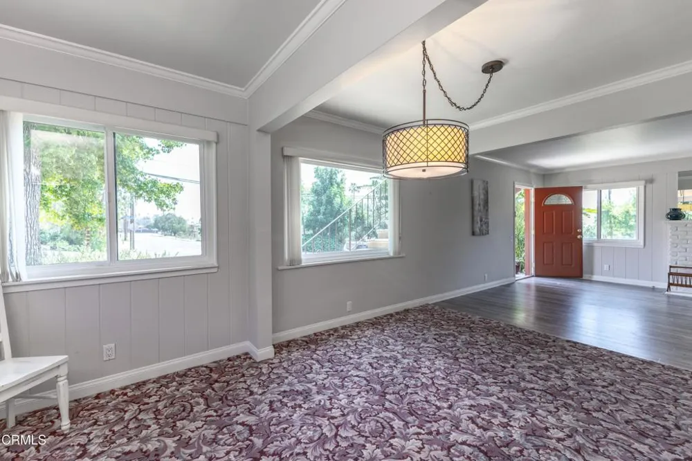 2391 El Molino Avenue Altadena, CA 91001