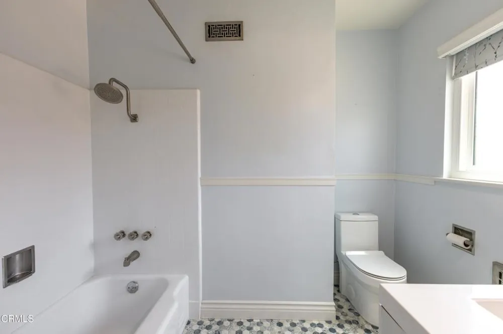 2391 El Molino Avenue Altadena, CA 91001