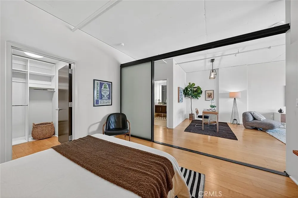1100 South Hope St #1006 Los Angeles, CA 90015