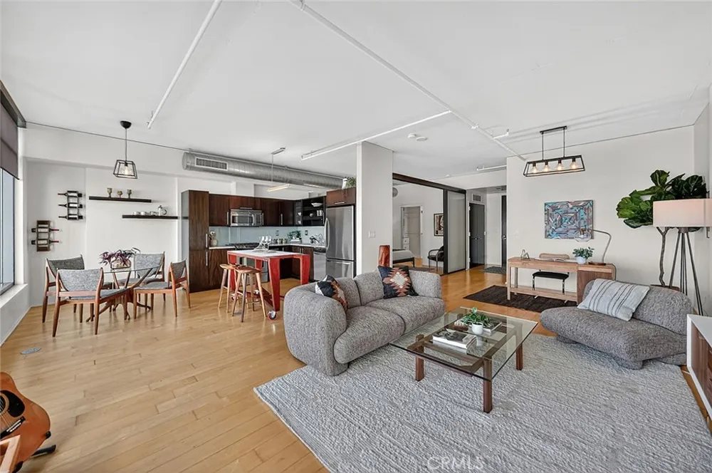 1100 South Hope St #1006 Los Angeles, CA 90015