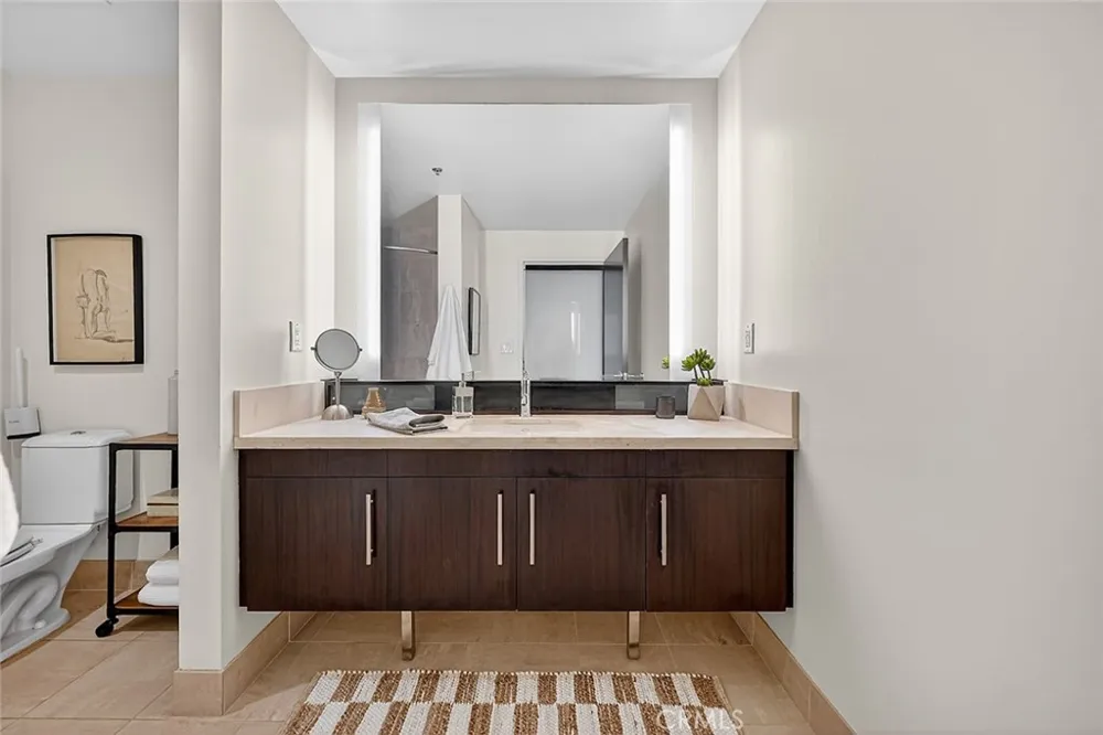 1100 South Hope St #1006 Los Angeles, CA 90015