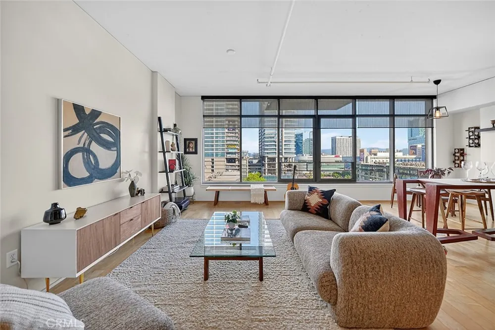 1100 South Hope St #1006 Los Angeles, CA 90015