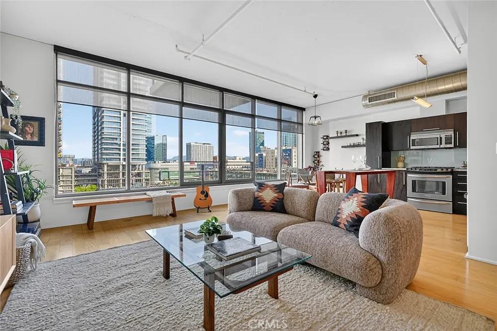 1100 South Hope St #1006 Los Angeles, CA 90015