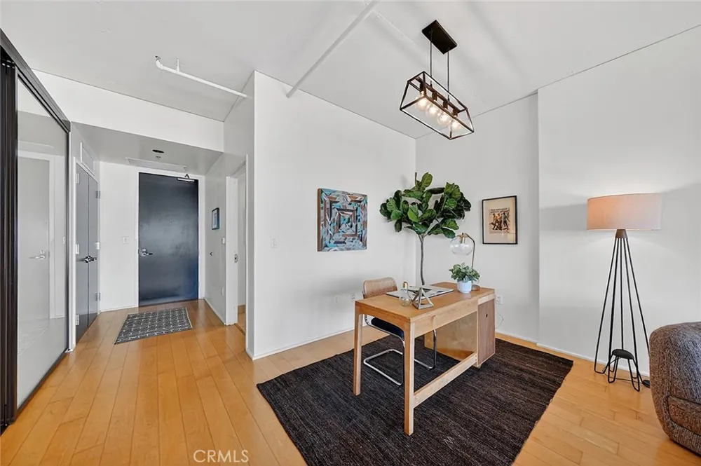 1100 South Hope St #1006 Los Angeles, CA 90015