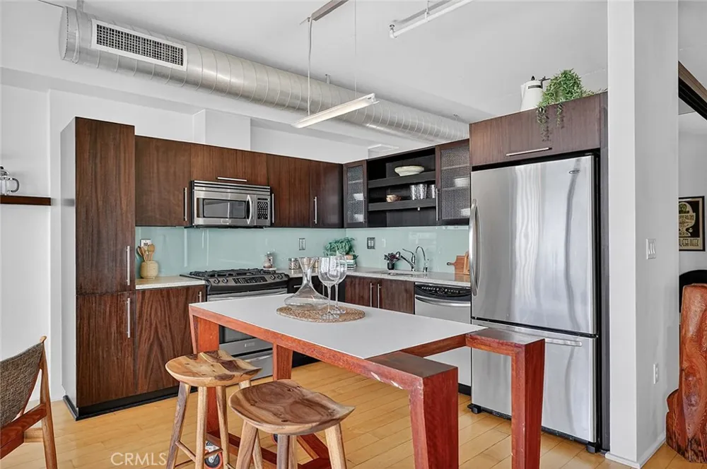 1100 South Hope St #1006 Los Angeles, CA 90015