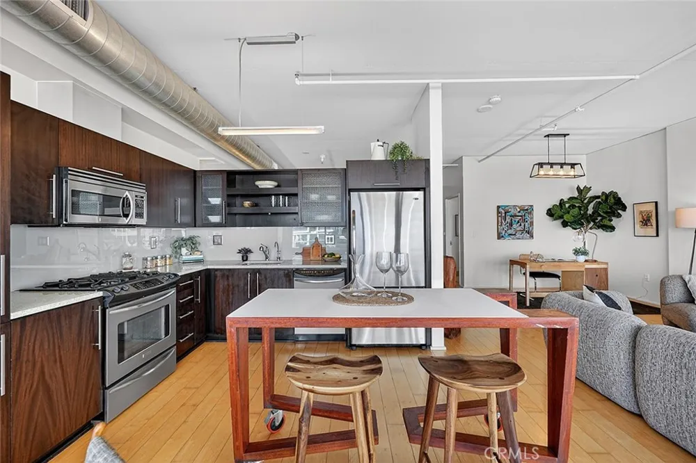 1100 South Hope St #1006 Los Angeles, CA 90015