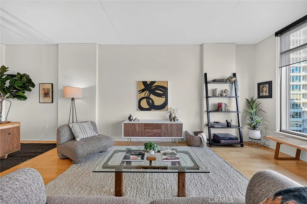 1100 South Hope St #1006 Los Angeles, CA 90015