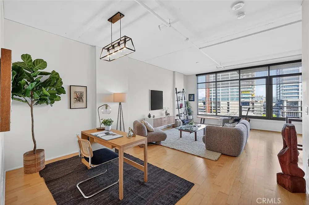 1100 South Hope St #1006 Los Angeles, CA 90015