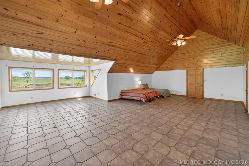 9212 447 ROAD Spavinaw, OK 74366