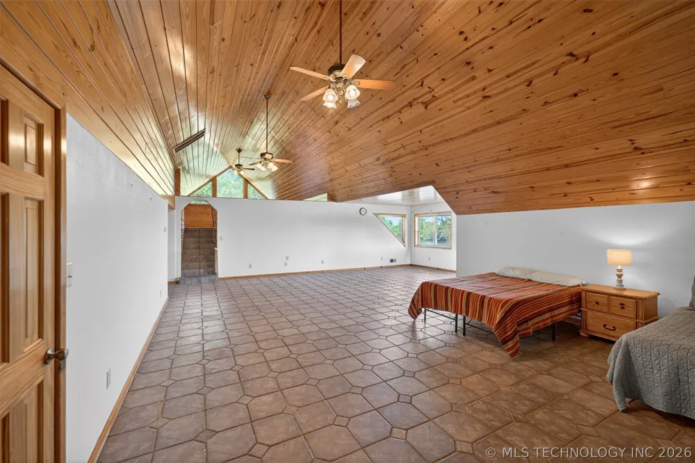 9212 447 ROAD Spavinaw, OK 74366