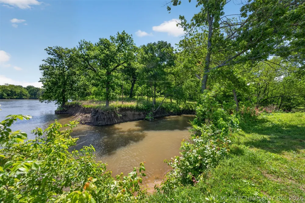 9212 447 ROAD Spavinaw, OK 74366