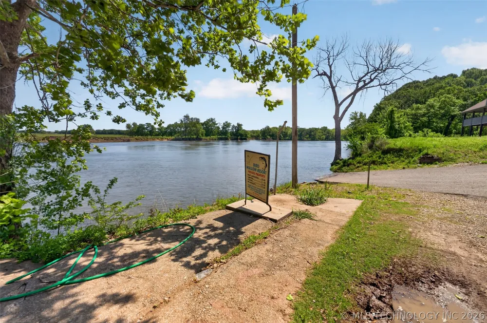 9212 447 ROAD Spavinaw, OK 74366