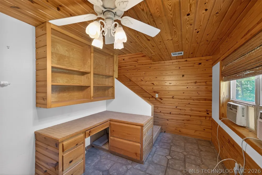 9212 447 ROAD Spavinaw, OK 74366