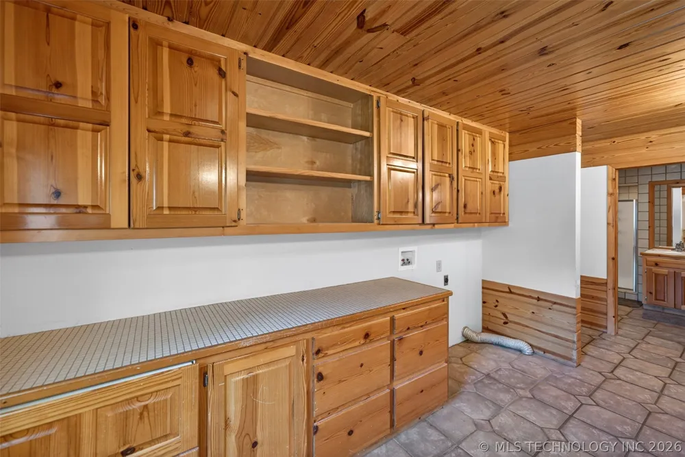 9212 447 ROAD Spavinaw, OK 74366