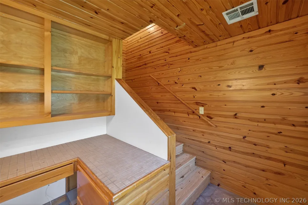 9212 447 ROAD Spavinaw, OK 74366