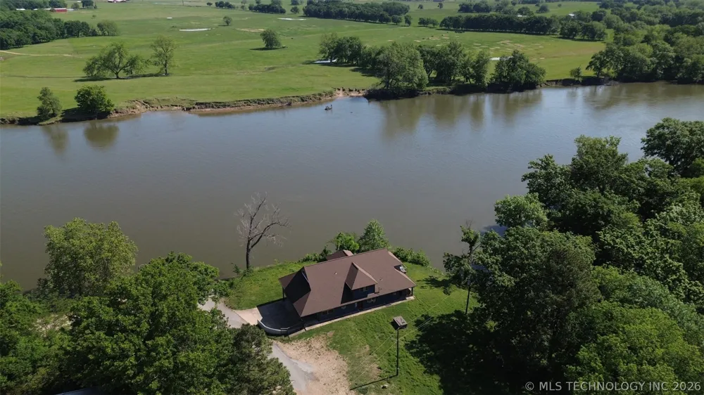 9212 447 ROAD Spavinaw, OK 74366
