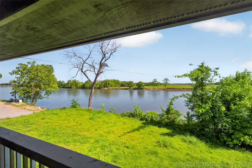 9212 447 ROAD Spavinaw, OK 74366