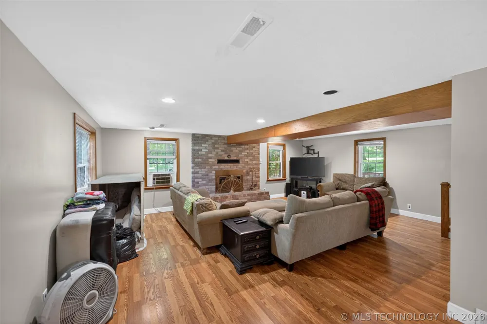 9596 447 ROAD Spavinaw, OK 74366