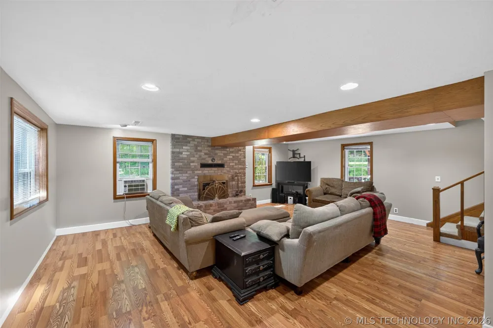 9596 447 ROAD Spavinaw, OK 74366