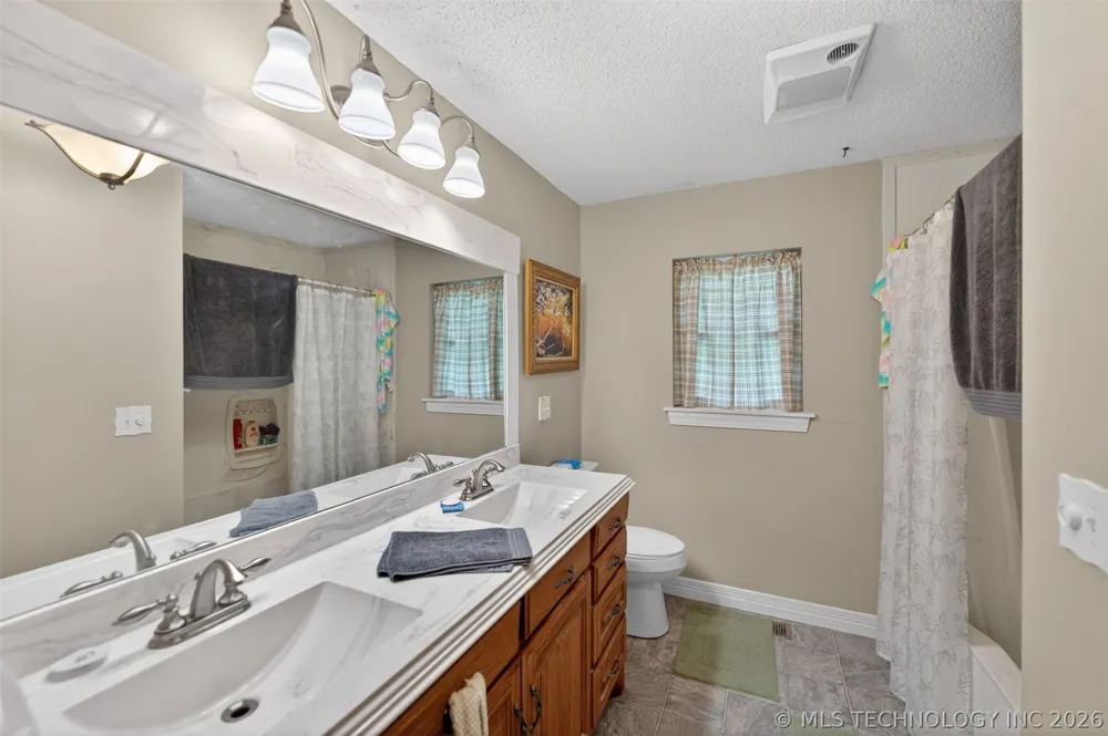 9596 447 ROAD Spavinaw, OK 74366