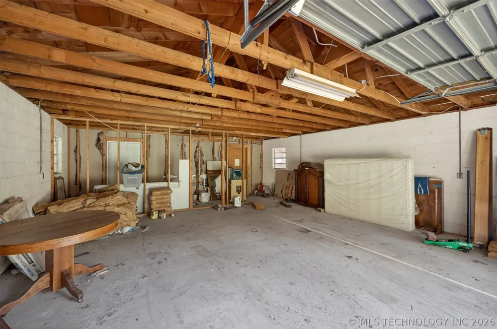 9596 447 ROAD Spavinaw, OK 74366