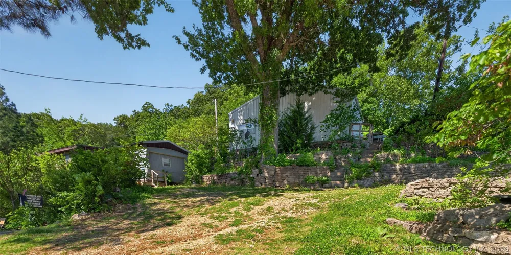 9207 447 ROAD Spavinaw, OK 74366