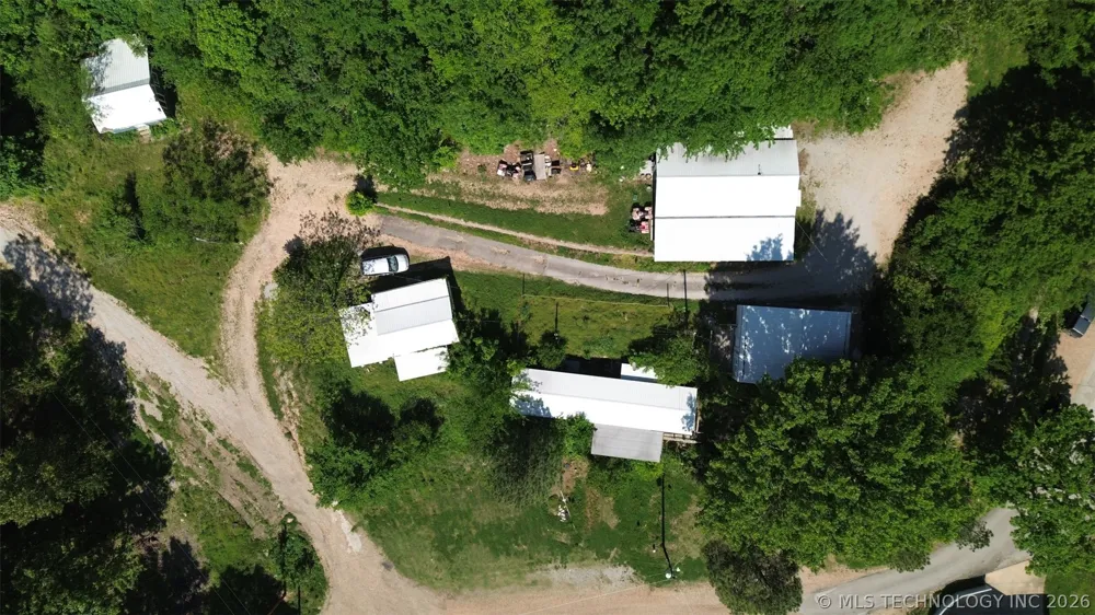 9207 447 ROAD Spavinaw, OK 74366