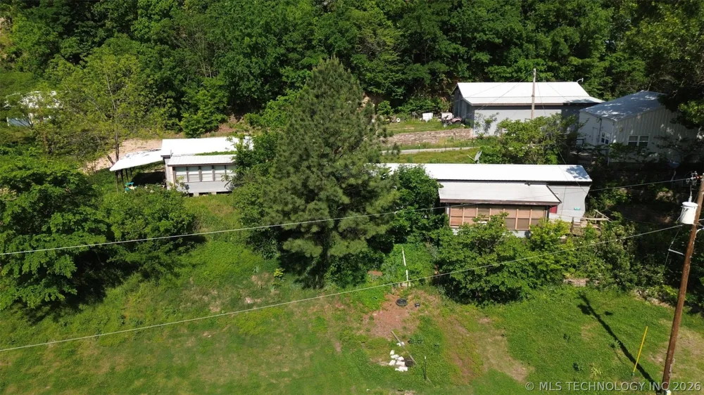 9207 447 ROAD Spavinaw, OK 74366