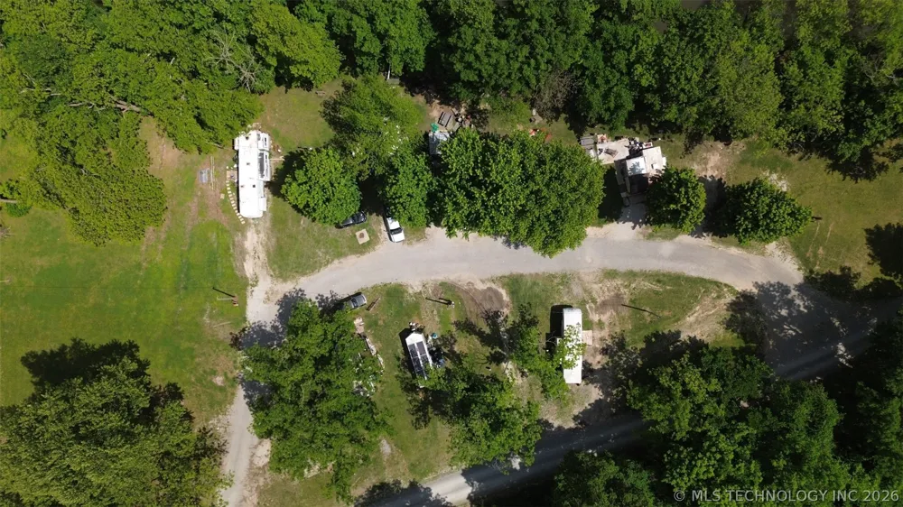 9207 447 ROAD Spavinaw, OK 74366