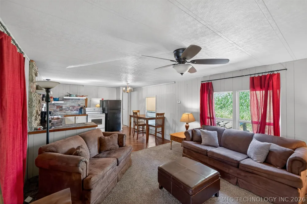 9207 447 ROAD Spavinaw, OK 74366